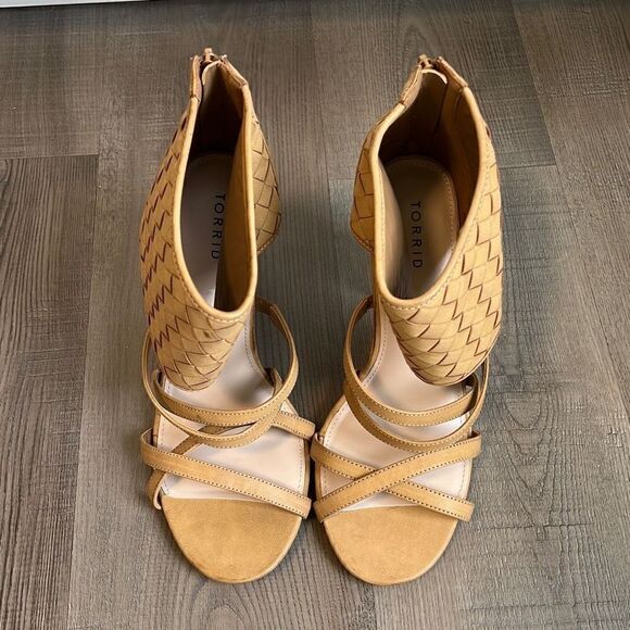 Torrid Women’s 11 Tan Woven Fabric Block Heel Ankle Strap Open Toe Sandals - Picture 2 of 9
